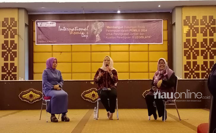 Ade-Hartati-dialog-publik-iwd-2023.jpg