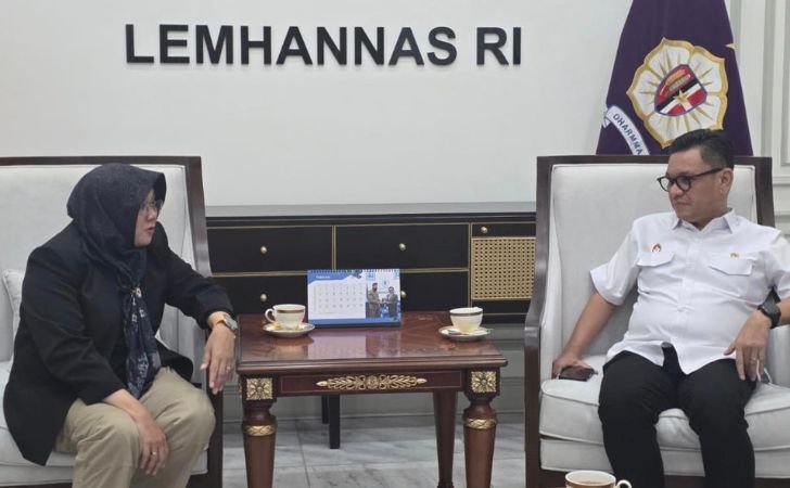 Afni-Zulkifli-Temui-Sejumlah-Menteri-Untuk-Perjuangkan-PAD-Siak.jpg