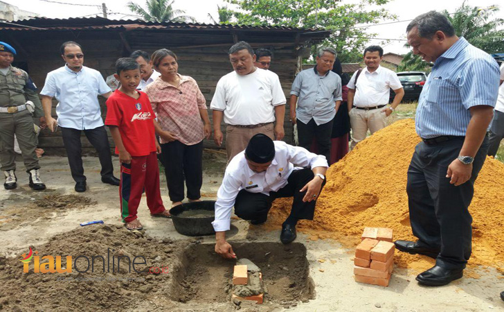 Alfedri-letakan-batu-pertama.jpg