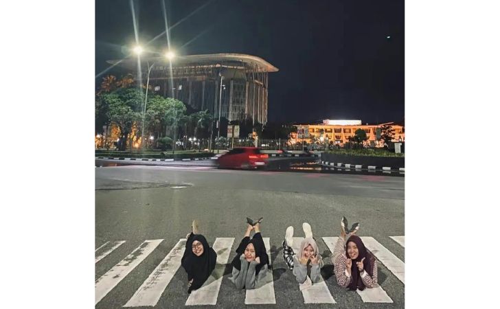 Anak-pekanbaru-foto-di-jalanan.jpg