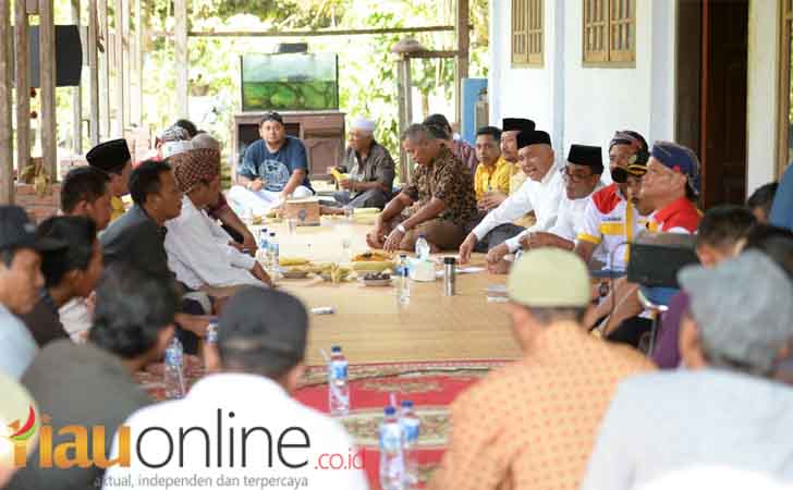 Andi-Rachman-Kunjungi-Bukit-Sembilan.jpg