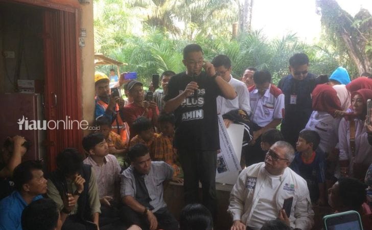 Anies-di-kampung-bata6.jpg