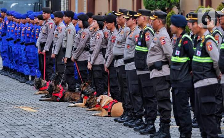 Anjing-pelacak-bersama-personel-Polri.jpg