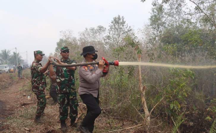 Api-di-Gambut-Dumai-Mengganas-Dansat-Brimob-dan-Jajaran-Turun-Tangan.jpg