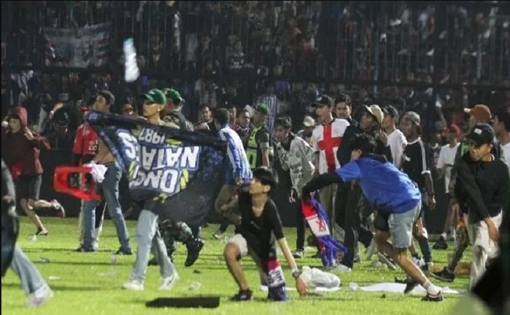 Aremania-mengamuk-di-Kanjuruhan.jpg