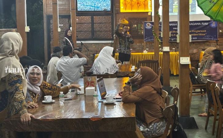 Arifuddin-terpilih-Ketua-Kagama-Riau.jpg