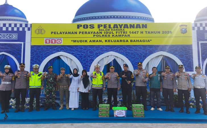 Arus-Mudik-RiauSumbar-Ramai-Polda-Riau-Pastikan-Lalin-Tetap-Lancar-24-Jam.jpg