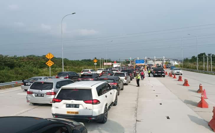 Arus-balik-di-tol-bangkinang.jpg