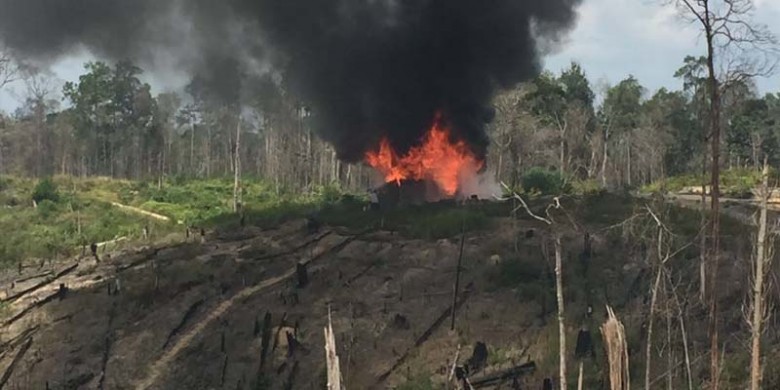 Asap-Pondok-Perambah-yang-Dibakar.jpg