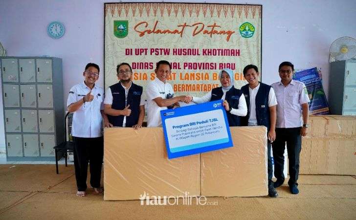 BRI-Region-2-Pekanbaru-Salurkan-Bantuan-Lewat-Program-Berbagi-Bahagia.jpg