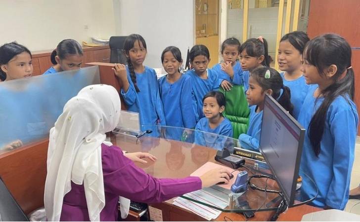 BRK-Syariah-Ajak-220-Pelajar-Batam-Kenal-Perbankan-Lewat-School-Goes-To-Bank.jpg