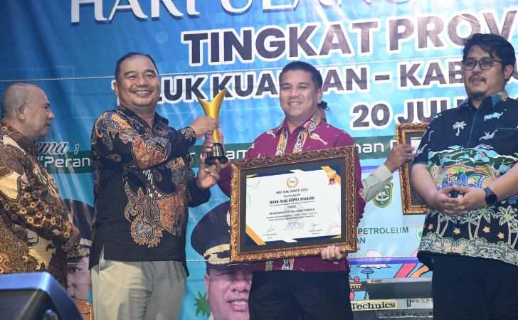 BRK-Syariah-Raih-Penghargaan-Perusahaan-Peduli-CSR-Terbaik-2025.jpg