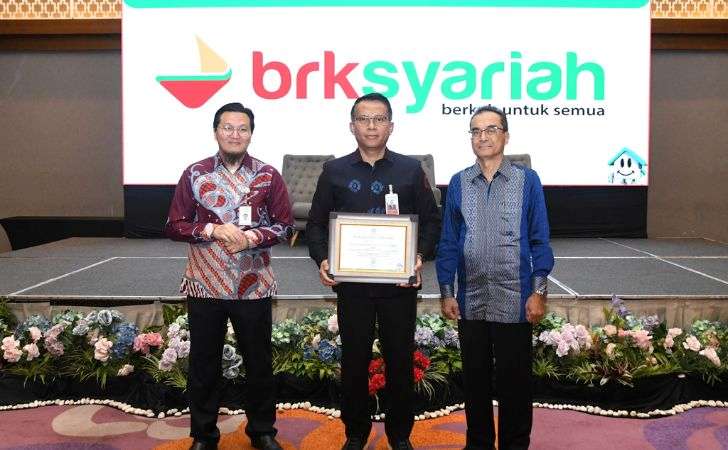 BRK-Syariah-Raih-Tiga-Penghargaan-Kinerja-Terbaik-dari-BP-Tapera.jpg
