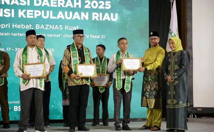 BRK-Syariah-Tanjungpinang-Terima-Penghargaan-Perusahaan-Aktif-ZIS-dari-Baznas.jpg