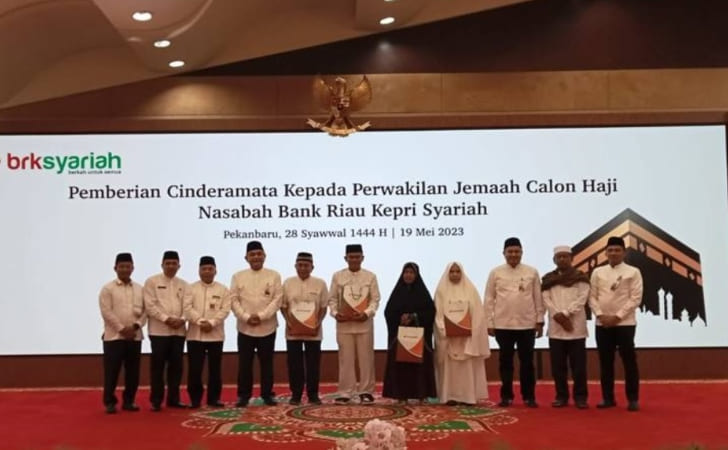 BRK-Syariah-bimbing-jch-nasabah.jpg