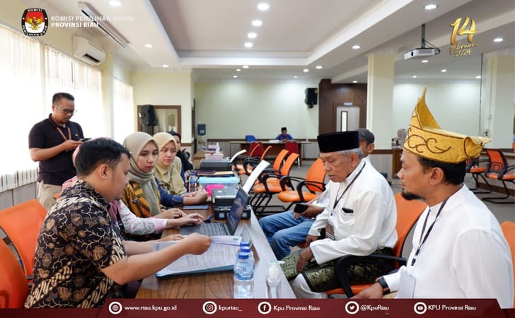 Bacalon-daftar-DPD-Riau.jpg