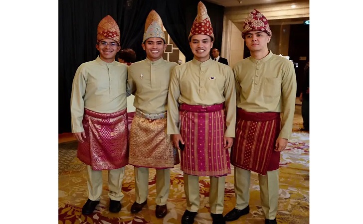 Baju-Melayu-Teluk-Belanga.jpg