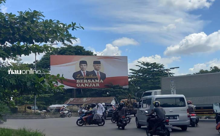 Baliho-prabowo-di-pekanbaru.jpg