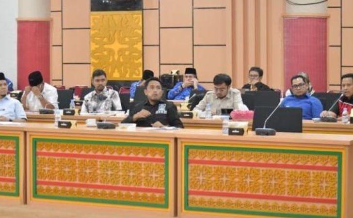 Banggar-DPRD-Riau-Bahas-KUA-PPAS-2026-Bersama-TAPD-1.jpg