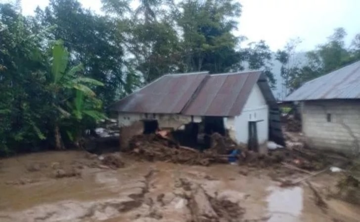 Banjir-bandang-di-solok.jpg