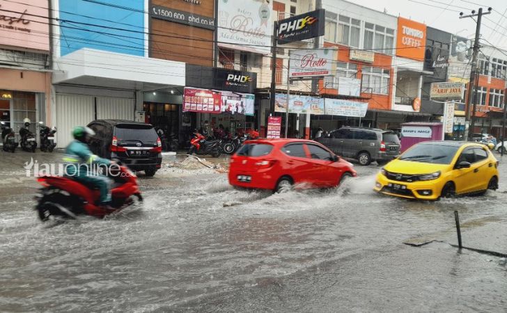 Banjir-di-Jalan-Beringin.jpg