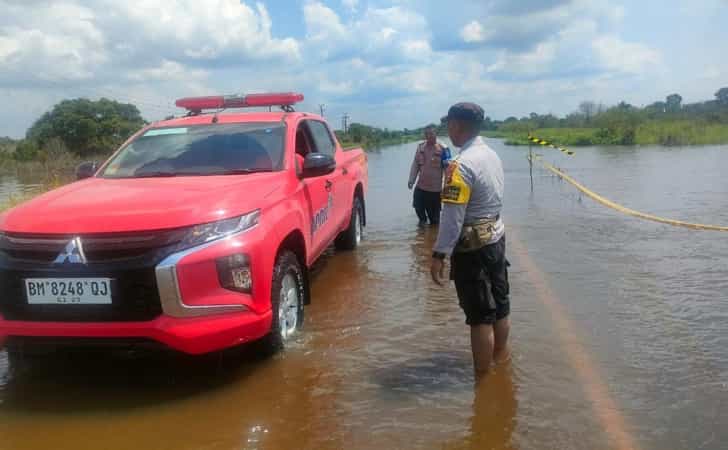 Banjir-di-langgam-pelalawan.jpg
