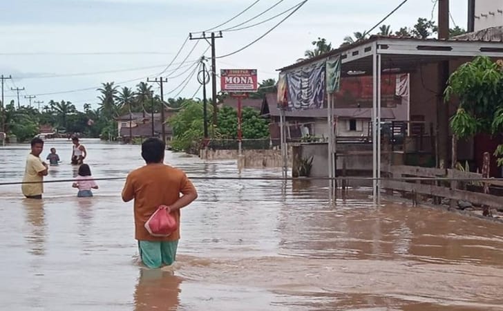 Banjir-di-pesisir-selatan.jpg