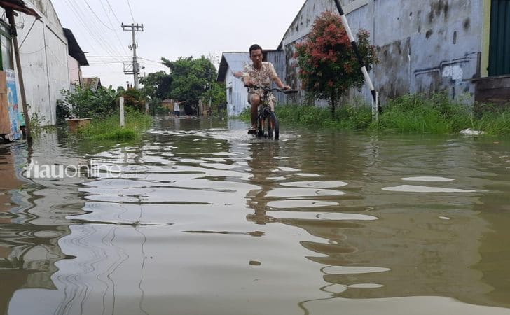 Banjir-di-sidomulyo-barat.jpg