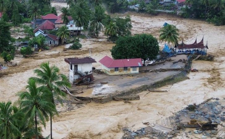 Banjir-di-sumbar9.jpg
