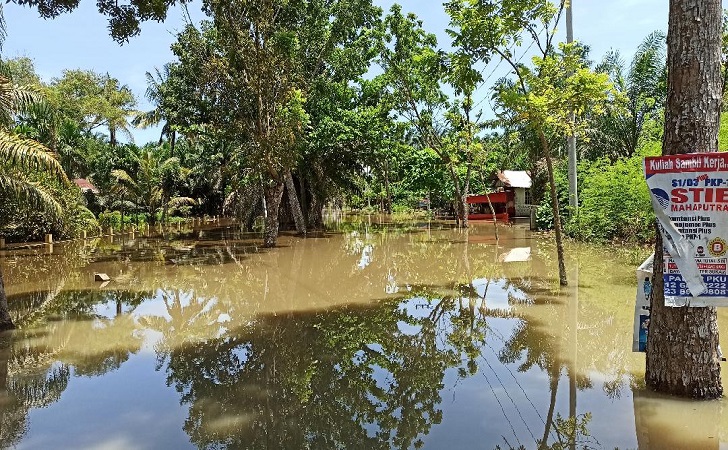 Banjir-di-sungai-batak-Pekanbaru.jpg