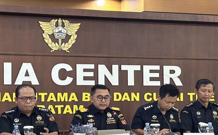 Bea-cukai-batam.jpg