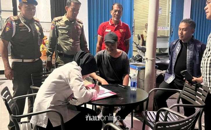 Belasan-Warga-Pekanbaru-Didenda-Karena-Buang-Sampah-Sembarangan.jpg