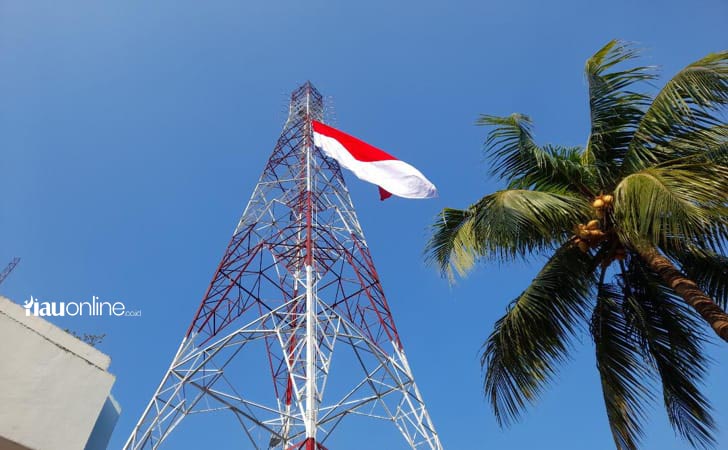 Bendera-merah-putih-di-menara-rri2.jpg