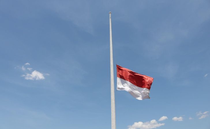 Bendera-setengah-tiang.jpg