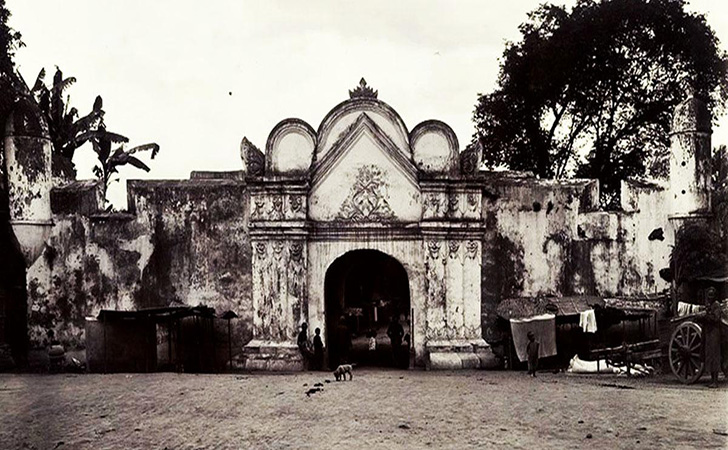 Benteng-Kraton-Yogyakarta.jpg