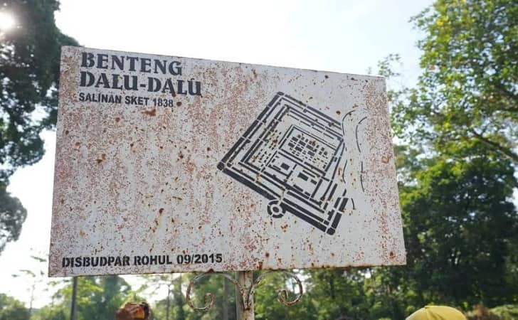 Benteng-tujuh-lapis.jpg