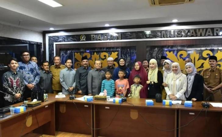 Berakhir-Damai-DPRD-Pekanbaru-Mediasi-Dugaan-Kekerasan-Terhadap-Murid-SDN-181.jpg