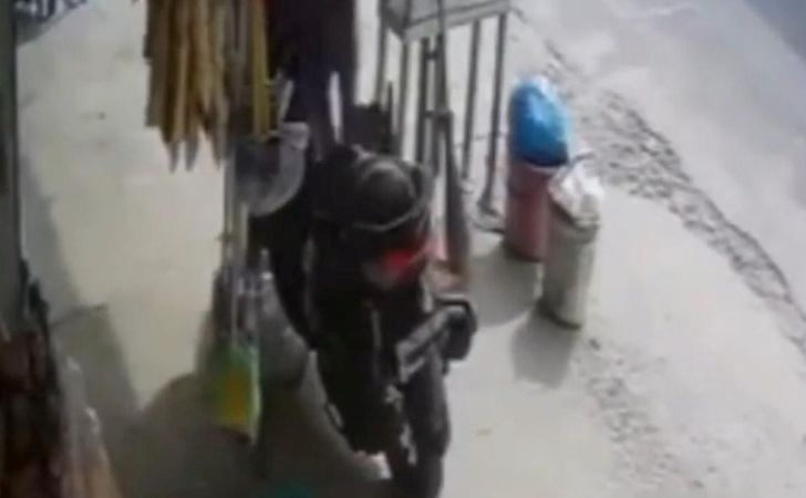 Beraksi-Saat-Pagi-Aksi-Pencuri-Motor-di-Pekanbaru-Terekam-CCTV.jpg
