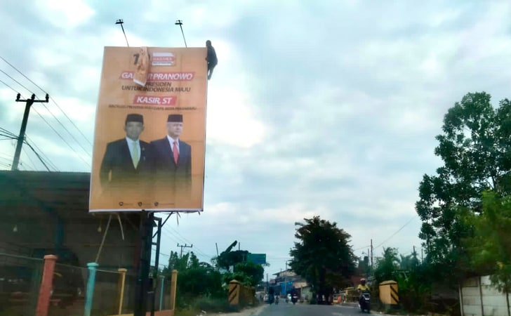 Billboard-Ganjar-di-Pekanbaru2.jpg