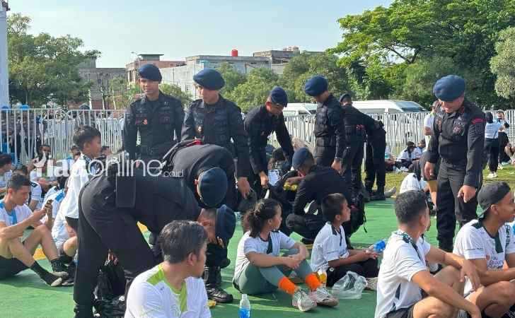 Brimob-Polda-Riau-Bersihkan-Sampah-di-Lokasi-Riau-Bhayangkara-Run-2026.jpg