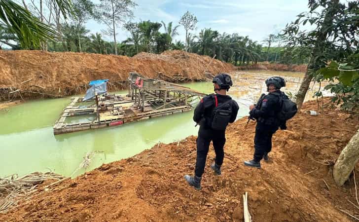 Brimob-Polda-Riau-tertibkan-PETI.jpg