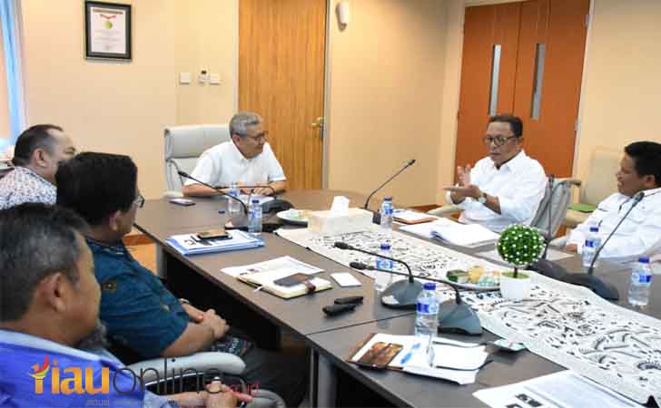 Bupati-Azis-ekspos-di-KKP.jpg