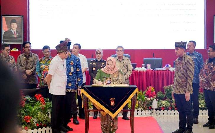 Bupati-Bengkalis-Deklarasikan-Perang-Melawan-TPPO-dan-PMI-Tanpa-Izin.jpg