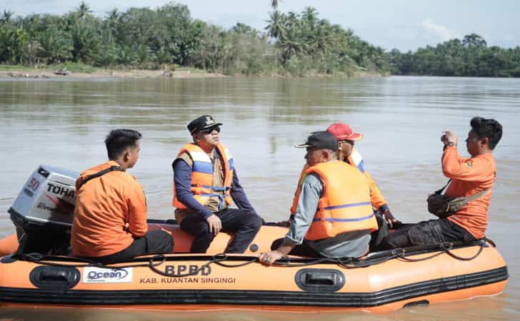 Bupati-Kuansing-cari-bocah-hilang.jpg