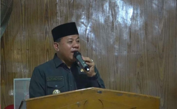 Bupati-Kuantan-Singingi-Suhardiman-Amby.jpg
