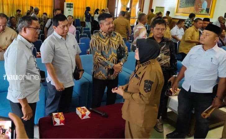 Bupati-Siak-Afni-Z-Direktur-PT-DSI.jpg