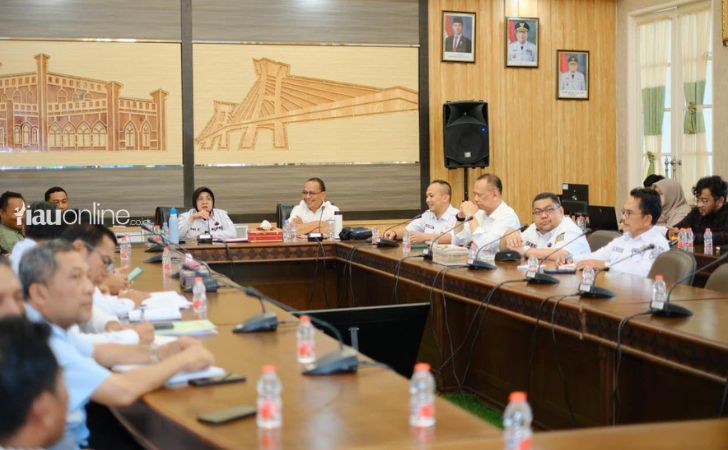 Bupati-Siak-Afni-Zulkifli-buka-forum.jpg