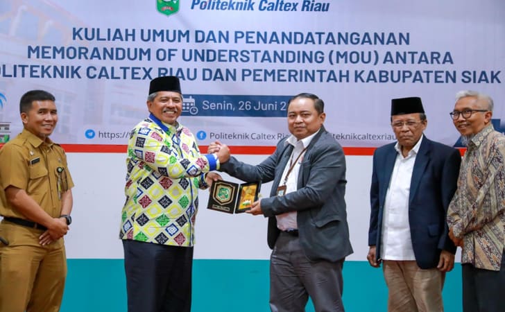 Bupati-Siak-MoU-dengan-PCR.jpg