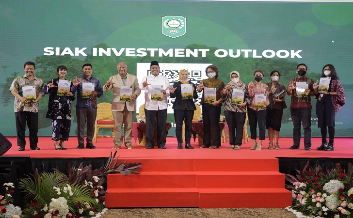 Bupati-Siak-luncurkan-Outlook.jpg