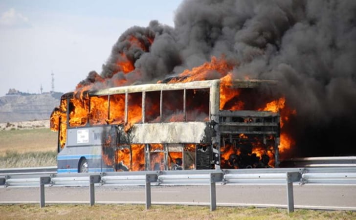 Bus-terbakar4.jpg
